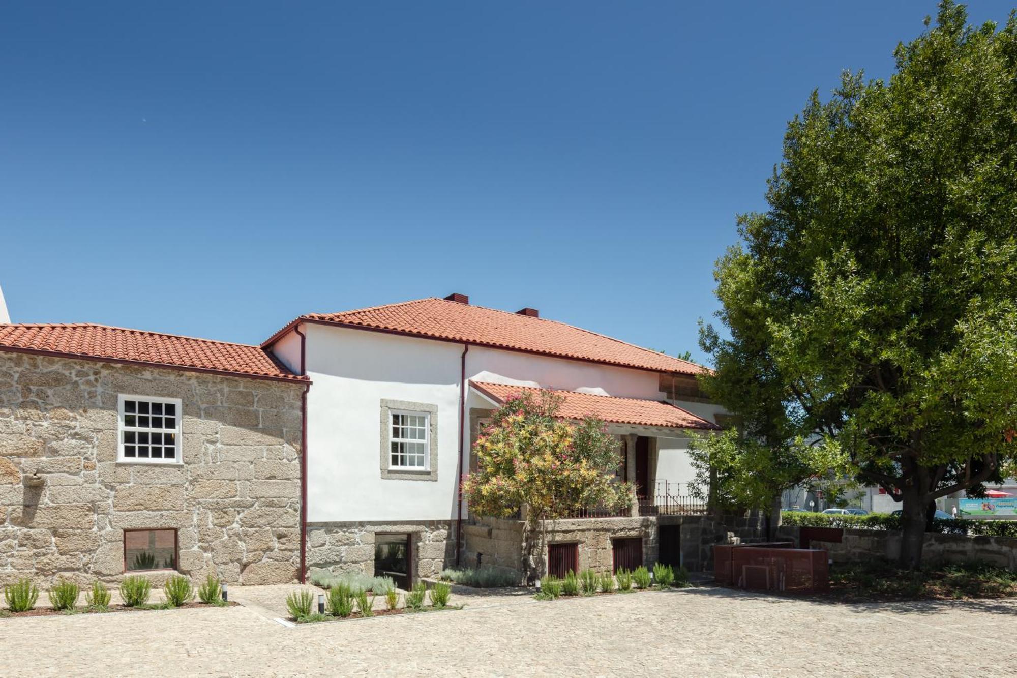 Gateway House Studio Apartments Guimaraes Exterior photo